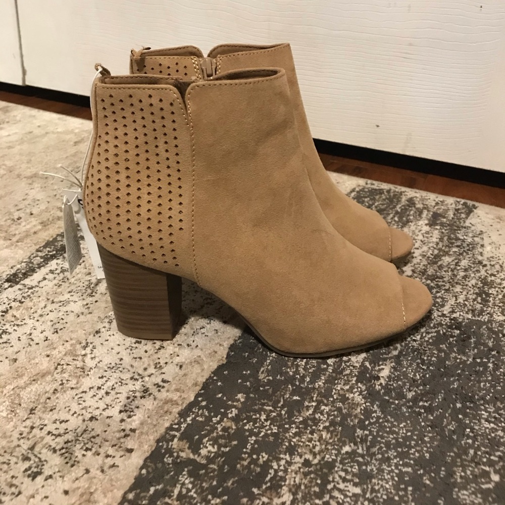 Brand new open toe heels size 7 from Old Navy